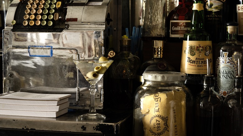 Peter Luger cash register and bar