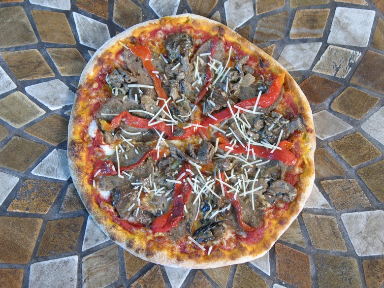 Foraging and pizza: An ecosystem on a plate at last, thanks to Pizzalchik