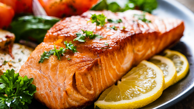 Grilled salmon fillet with vegetables 