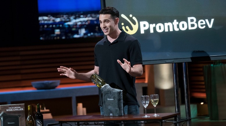 Alexander Simone pitching on Shark Tank