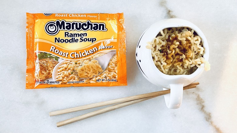 Maruchan ramen roast chicken flavor