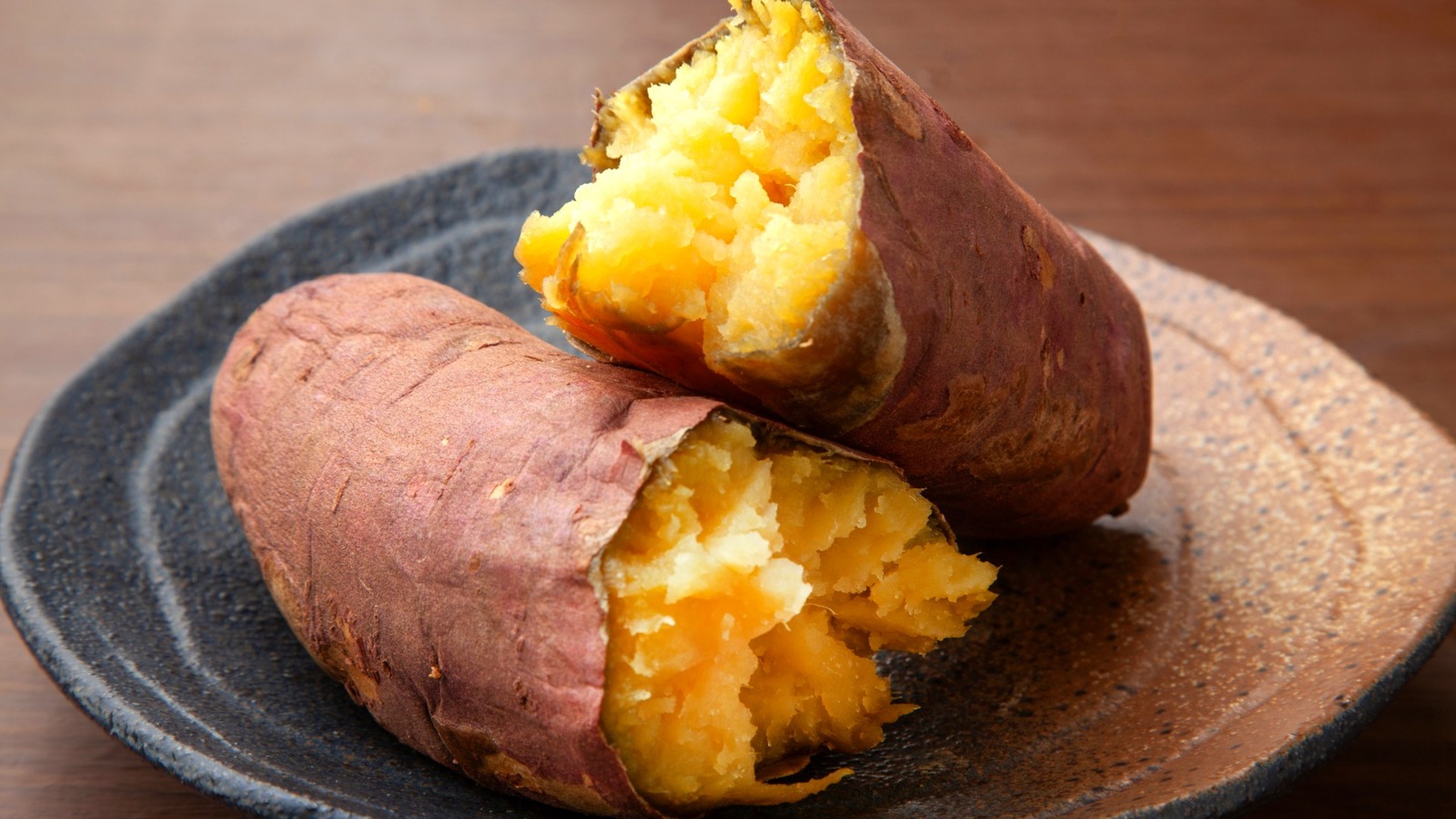 <a href="https://www.foodrepublic.com/2074057/add-aldi-butterkase-cheese-sweet-potatoes/" target="_blank">Reach For This Aldi Cheese To Upgrade Sweet Potatoes</a>