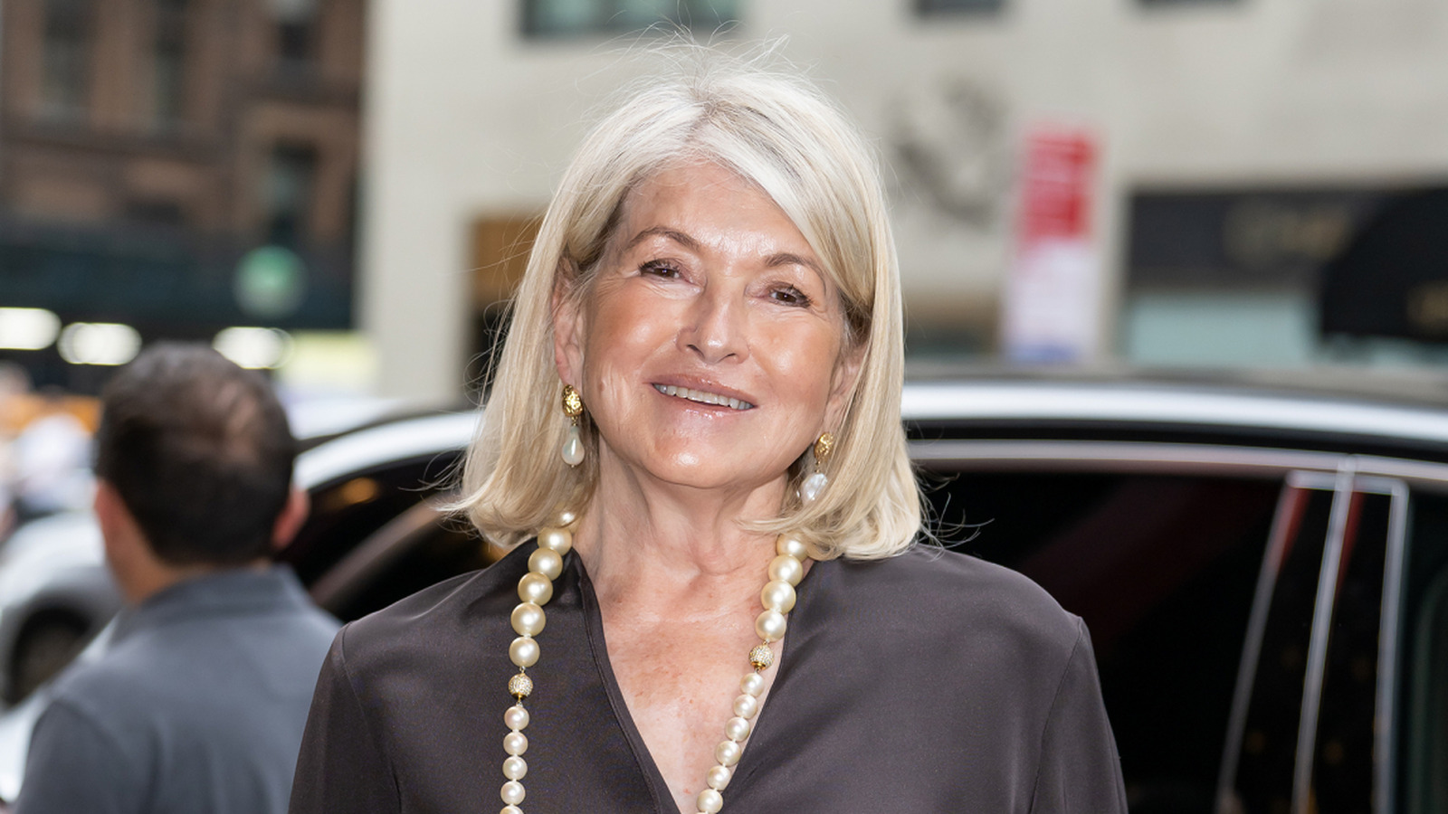 <a href="https://www.foodrepublic.com/1966369/replace-kitchen-item-weekly-martha-stewart/" target="_blank">Replace These Kitchen Items Weekly, According To Martha Stewart</a>