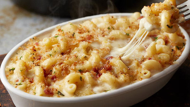 LonghHorn Steakhouse mac and cheese