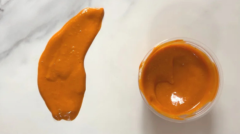 Subway Creamy Sriracha Sauce ramekin