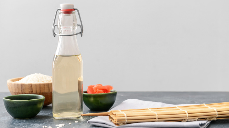 Rice vinegar and rice grains 