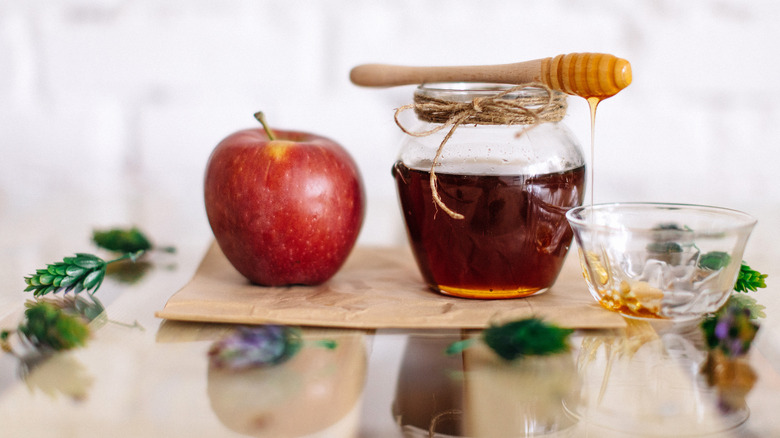 honey and apple 