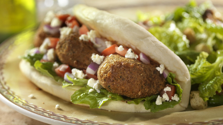 Falafel in pita