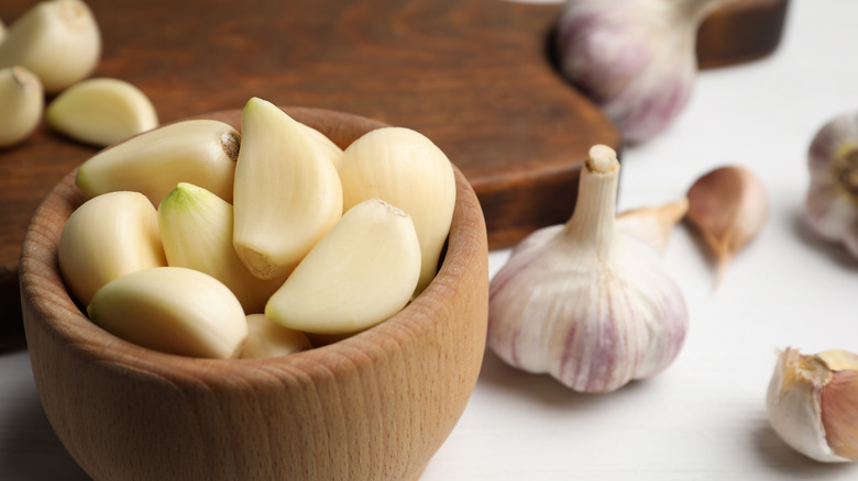 Cup of peeled garlic cloves