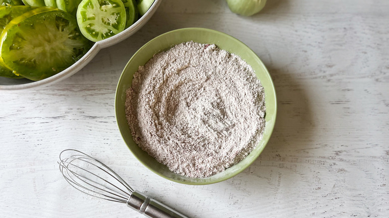 green tomatoes and seasoned flour