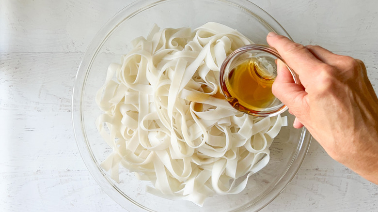 rice noodles in bowl