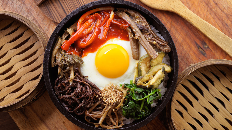 bibimbap with egg