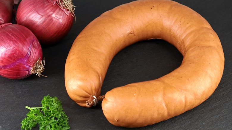 ring bologna with red onions