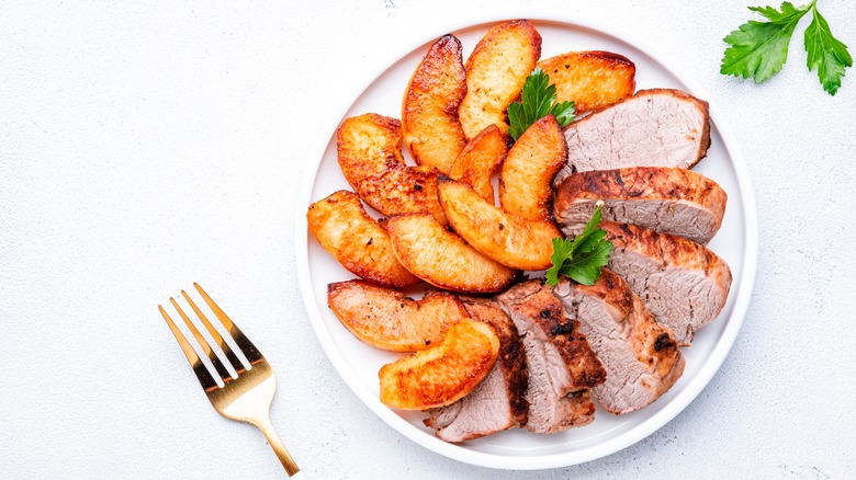 Pork slices with fresh fruit