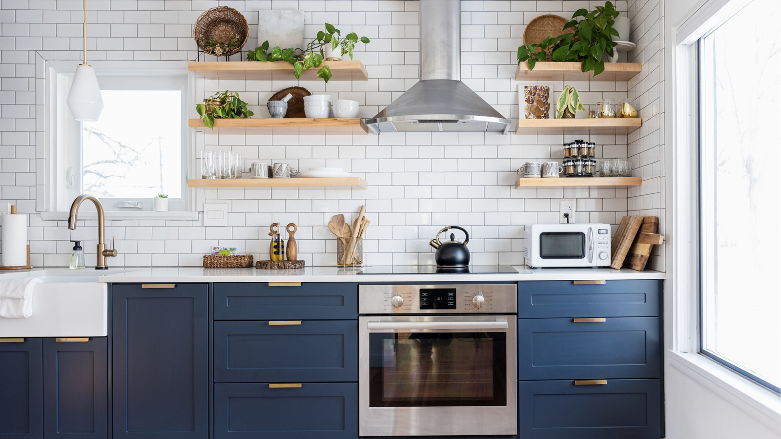 <a href="https://www.foodrepublic.com/1957850/countertops-lighter-darker-cabinets/" target="_blank">Should Countertops Be Lighter Or Darker Than Cabinets?</a>