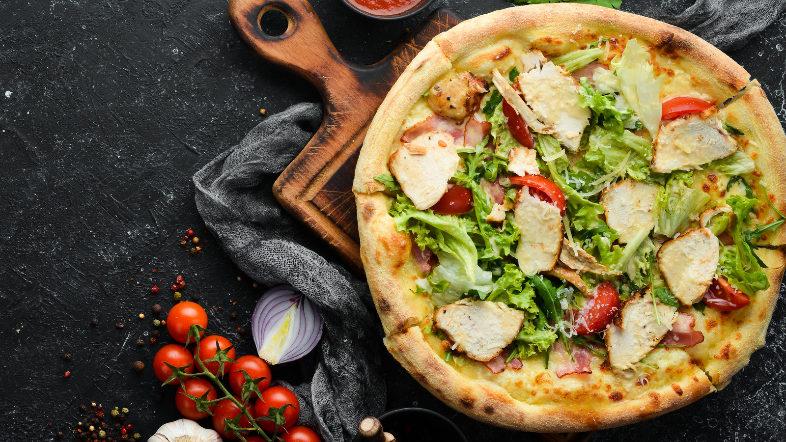 Shredded Lettuce On Pizza Is Always A Red Flag