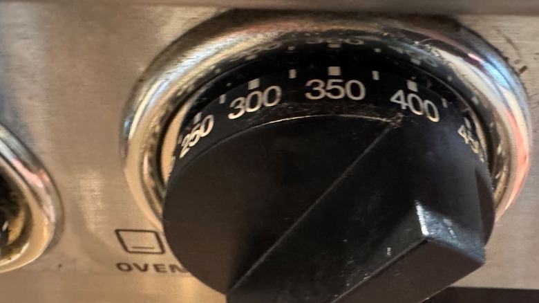 Oven knob turned to 350 F
