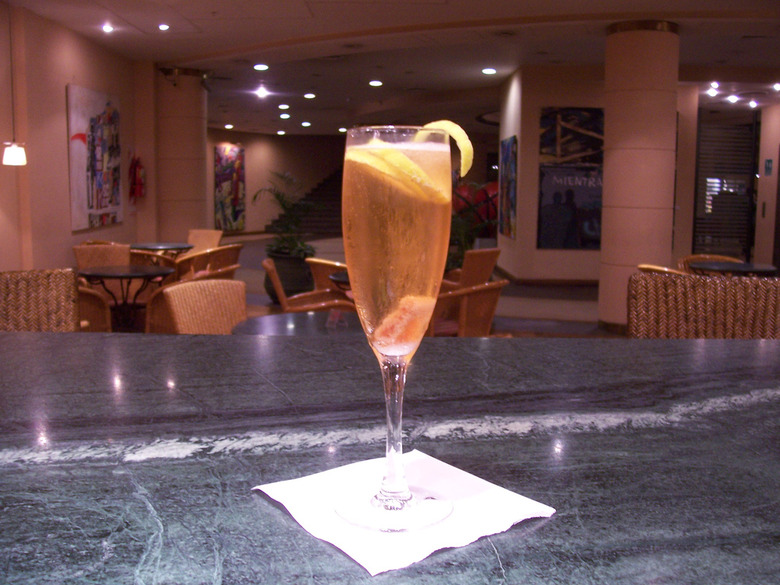 The champagne cocktail functions as a perfect apéritif: dry, crisp and relatively low in alcohol.