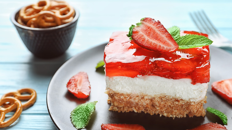 Strawberry pretzel salad