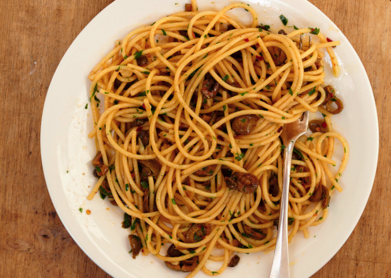 Spaghetti With White Puttanesca Recipe