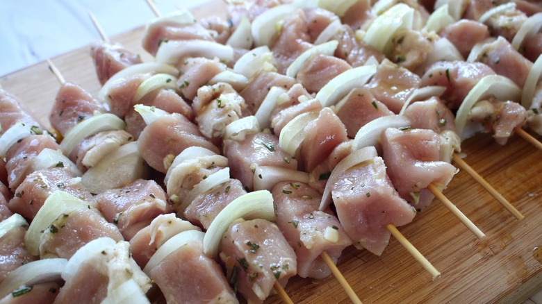pork onion skewers before cooking