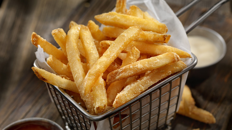 Basket of plain french fries