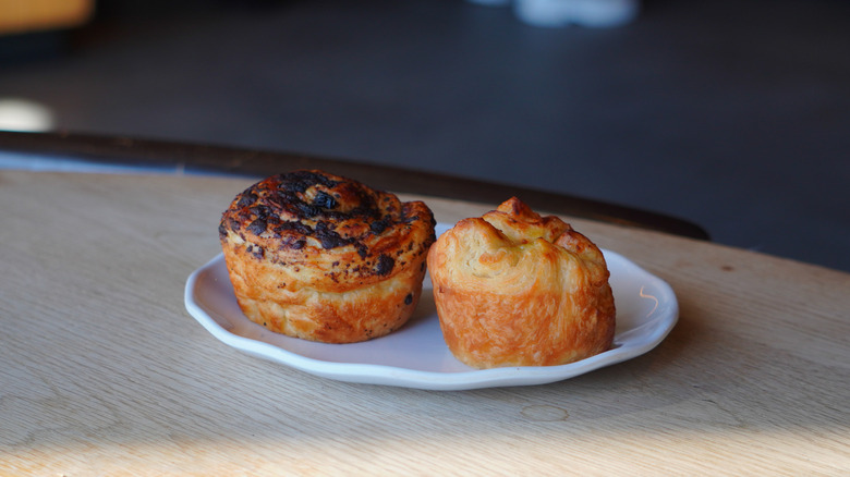 Starbucks Cookie Croissant Swirl and Yuzu Citrus Blossom on white plates