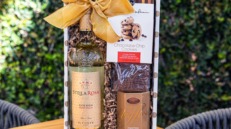 Stella Rosa Snack Box