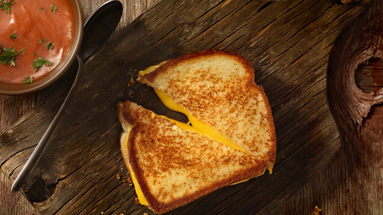 grilled cheese sandwich