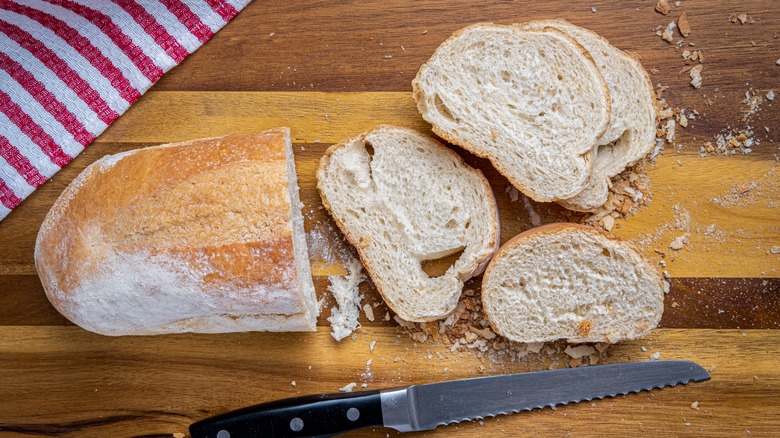 Serrated knife with bread