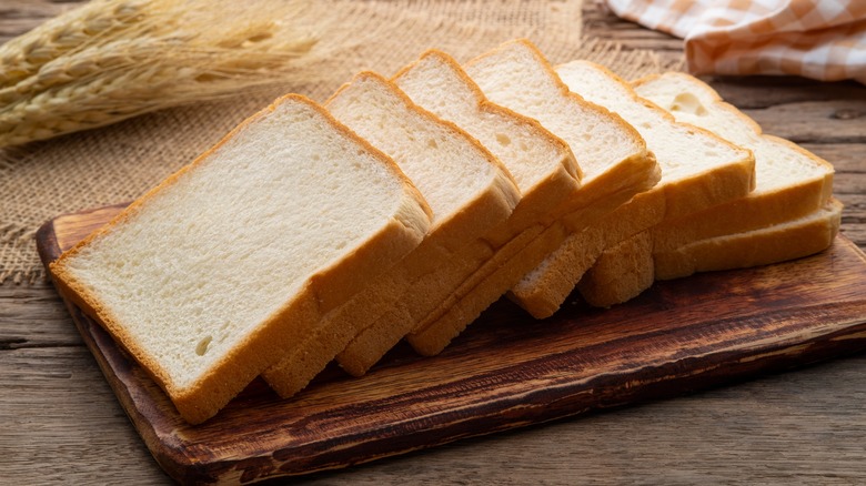 Sliced sandwich bread