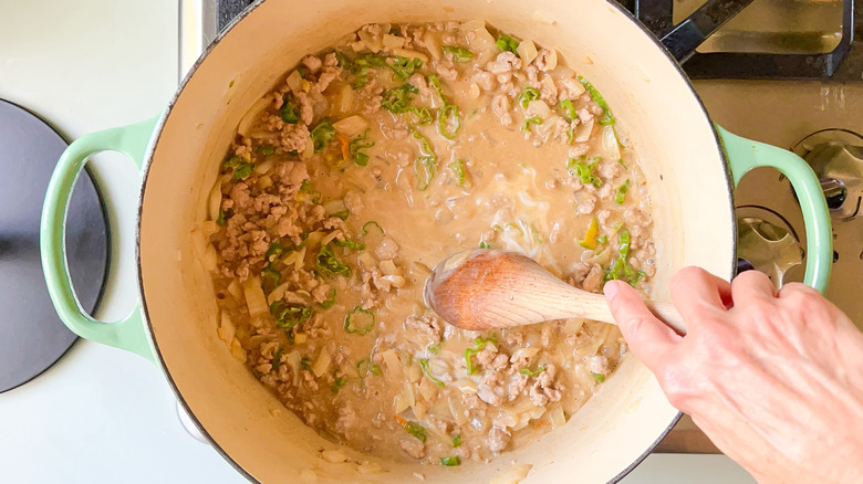 Ground pork and vegetables with sauce