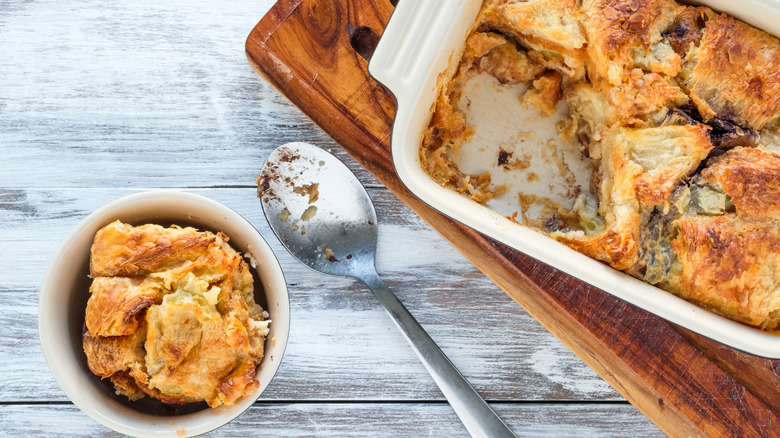 Croissant bread pudding