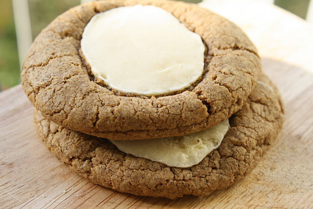 We can just imagine spritz cookies cowering in fear before these gingerbread cheesecake cookies.