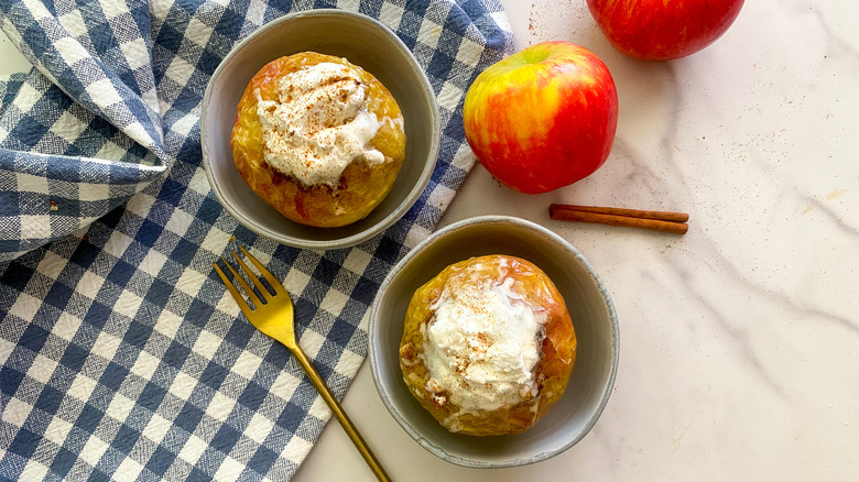 baked apples with whipped cream