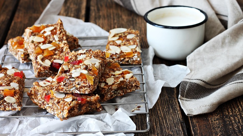 Tahini date bars