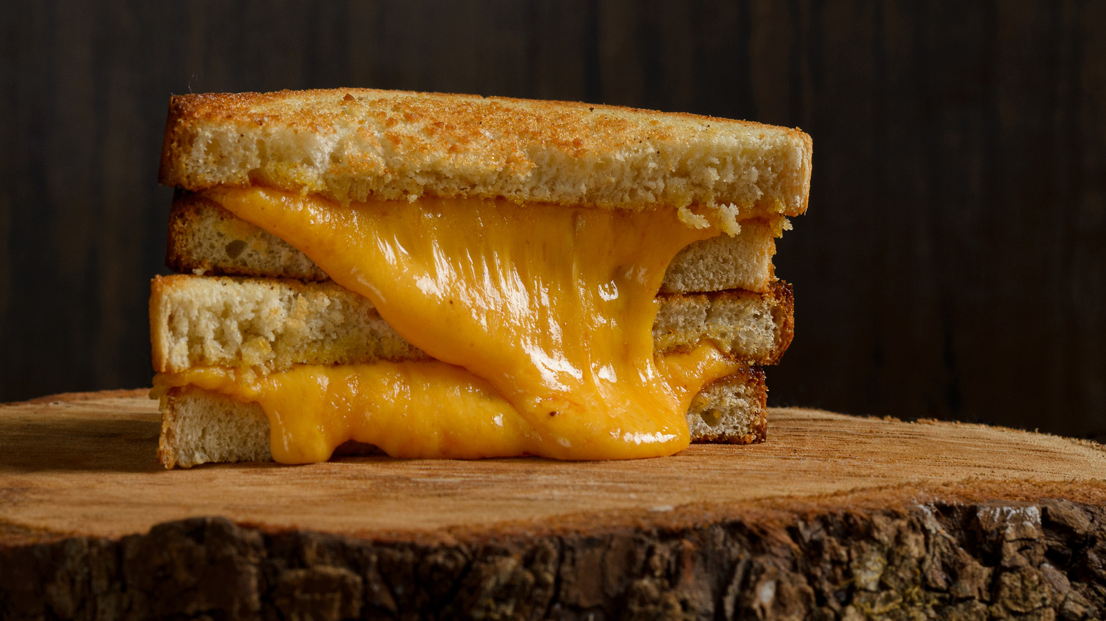 <a href="https://www.foodrepublic.com/2077507/grilled-cheese-breakfast-hack-egg-maple-syrup/" target="_blank">Take 2 Extra Steps To Transform Grilled Cheese Into A Blissful Breakfast</a>
