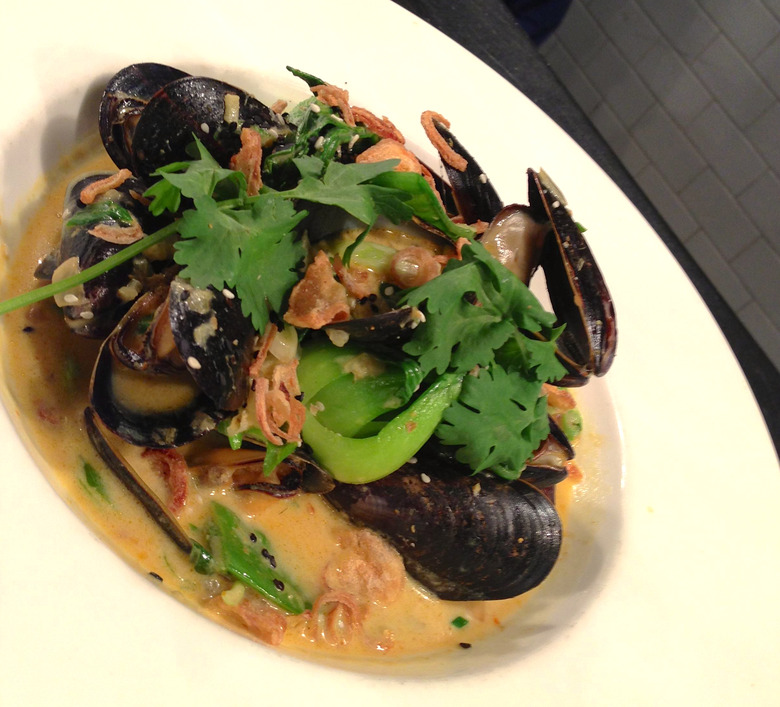 Thai-Style Mussels with Lemongrass Recipe