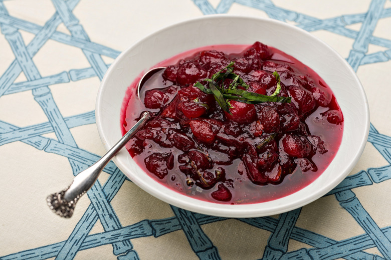 Thanksgiving Table: Basil Cranberry Sauce Recipe
