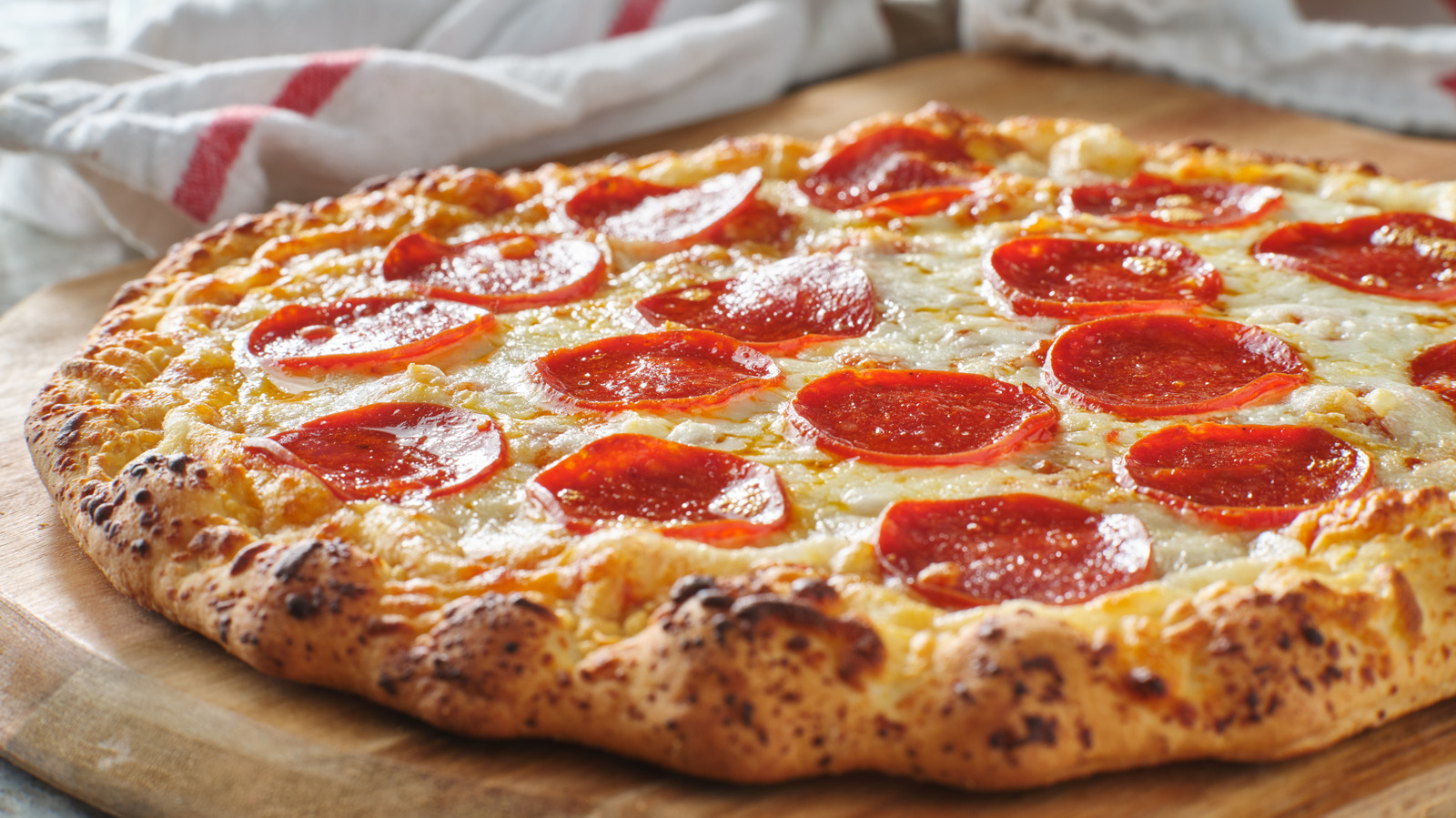 <a href="https://www.foodrepublic.com/2245055/absolute-best-frozen-pizzas-according-customers/" target="_blank">The 14 Absolute Best Frozen Pizzas, According To Customers</a>
