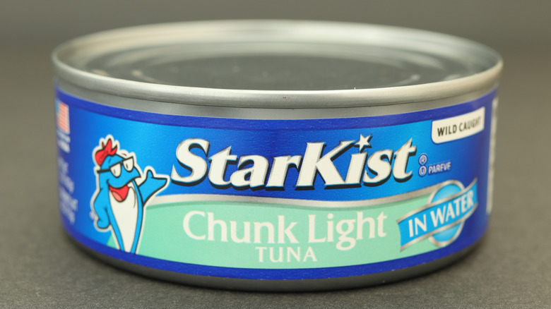 A can of Starkist chunk light tuna in water