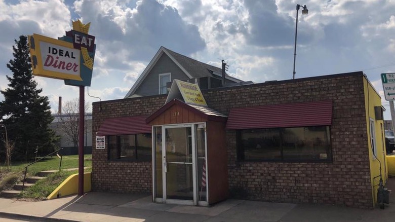 The exterior of Ideal Diner