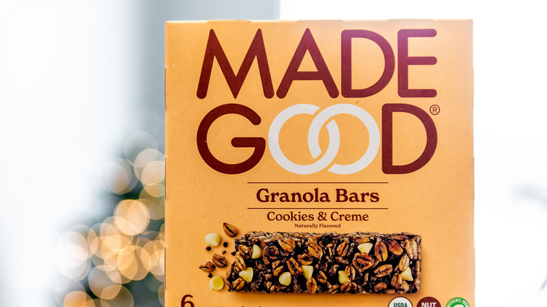 MadeGood chocolate Cookies & Creme granola bar