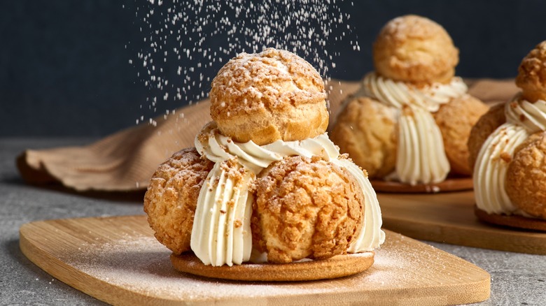 mini croquembouche