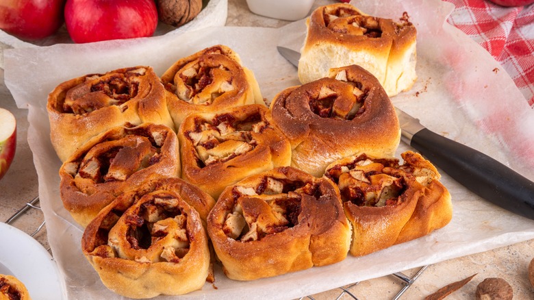 cinammon and apple stuffed rolls