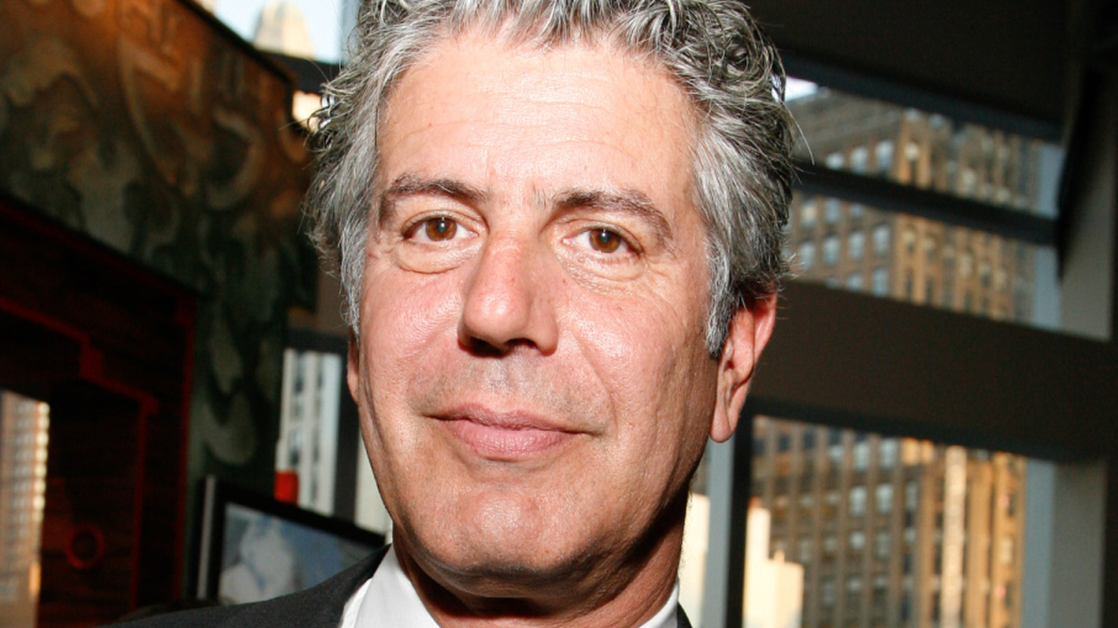 <a href="https://www.foodrepublic.com/1879268/anthony-bourdain-favorite-delis-nyc-local/" target="_blank">The 3 NYC Delis Anthony Bourdain Loved (And What He Ordered)</a>