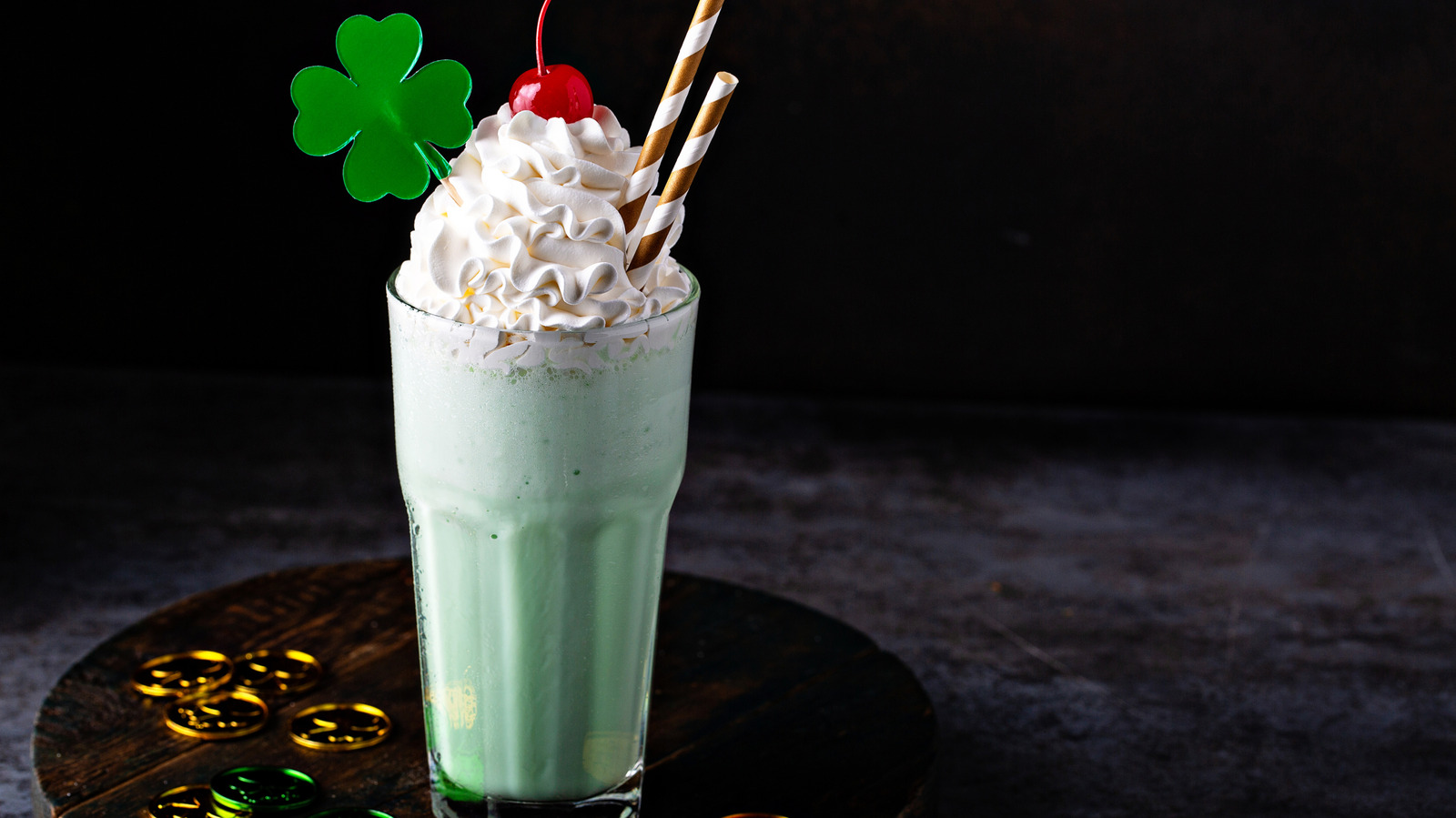 <a href="https://www.foodrepublic.com/1797678/shamrock-shake-five-ingredient-alternative-mcdonalds/" target="_blank">The 5 Ingredient Alternative To McDonald’s Shamrock Shake – No Green Dye Required</a>