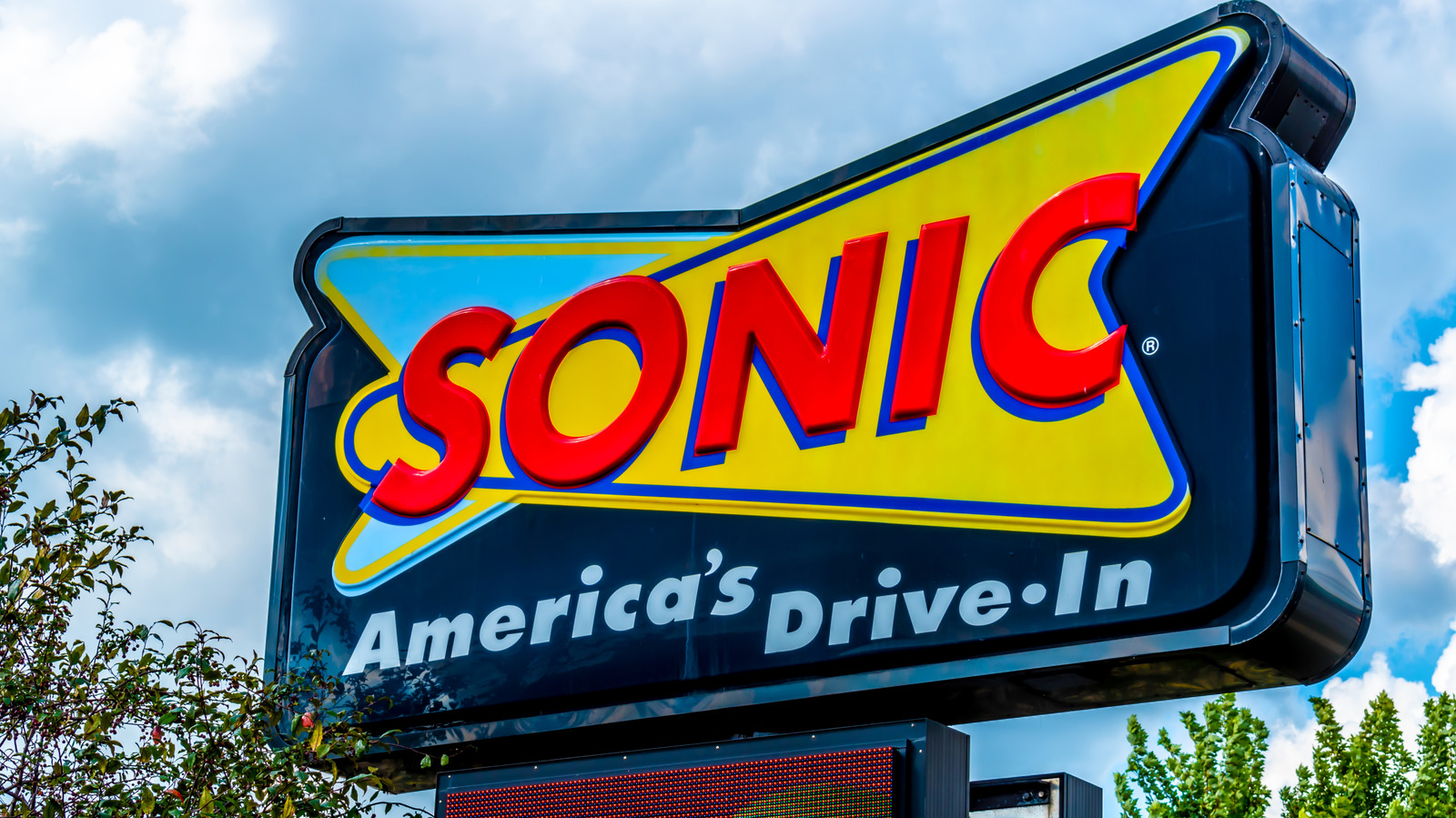 <a href="https://www.foodrepublic.com/2212495/best-fast-food-chain-value-menus-according-customers/" target="_blank">The 9 Best Fast Food Chain Value Menus, According To Customers</a>