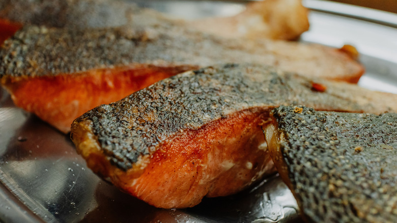 Salmon filets with crispy skin
