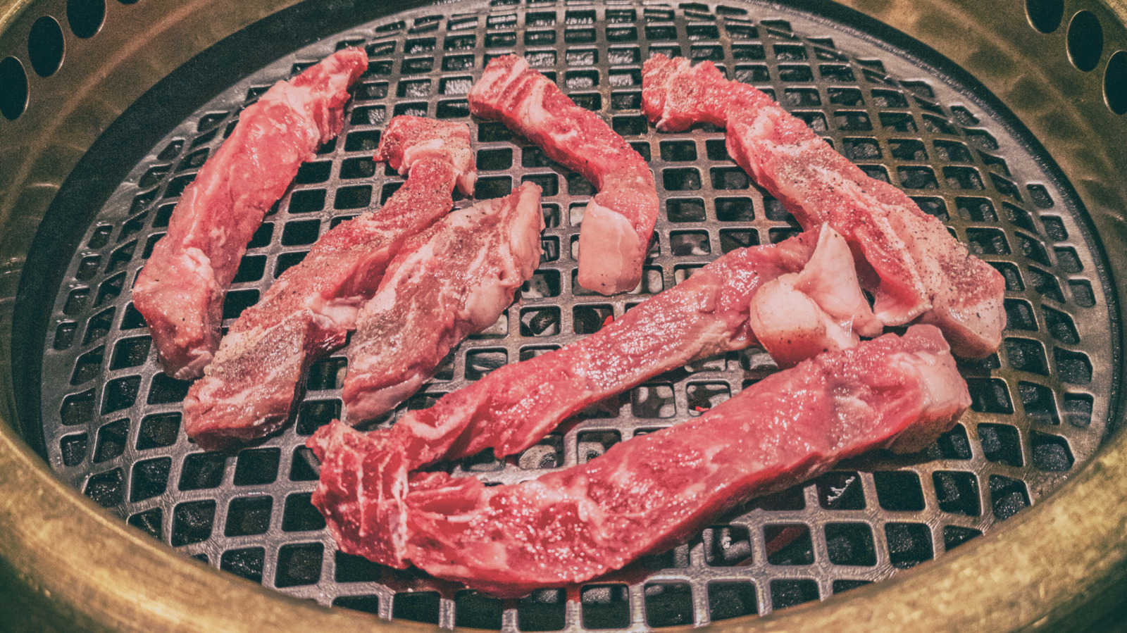 <a href="https://www.foodrepublic.com/1914686/best-cut-steak-hibachi/" target="_blank">The Absolute Best Cut Of Steak To Use For Hibachi</a>